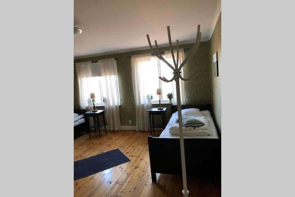 Egen Villa Pa Islandshastgard Riddarhyttan Esterno foto